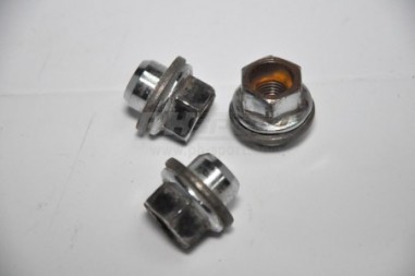 32833 ecrou de roue debouche portee plate - occasion