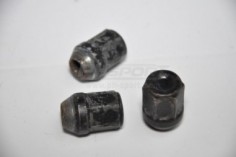 32833 ecrou de roue bouche portee conique - occasion