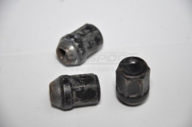 32833 ecrou de roue bouche portee conique - occasion