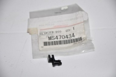 clips attache plastique noir