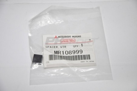 61793b entretoise montage lunette arriere