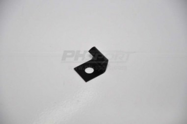 crochet fixation sangle bavette